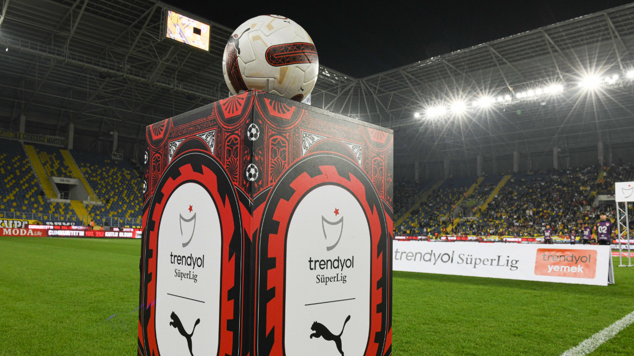 Süper Lig'de yeni sezonda 6 yabancı teknik adam görev yapacak