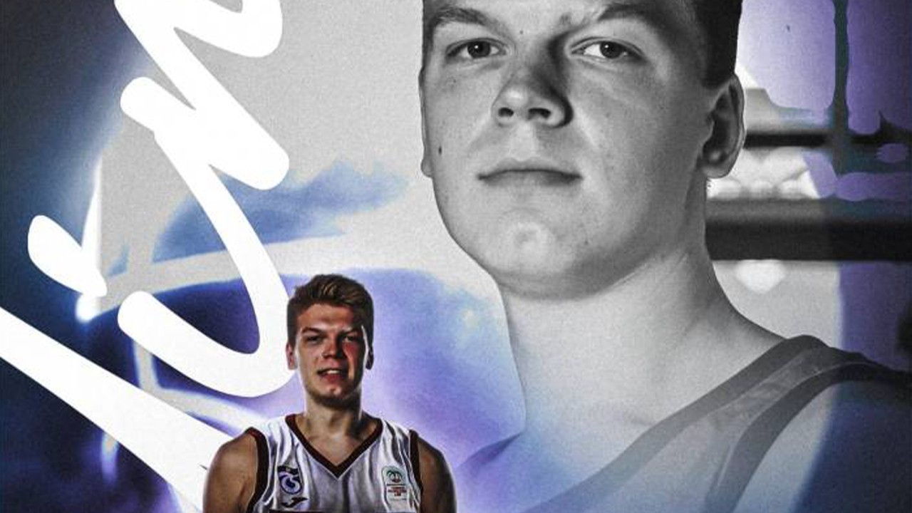 Trabzonspor Letonyalı uzun forvet Karlis Silins'i kadrosuna kattı