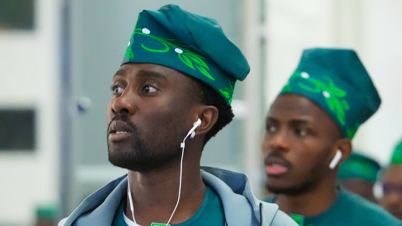 Wilfred Ndidi, Osimhen'e siper oldu ve sorunu açıkladı: "Kendisine fazla baskı uyguluyor"