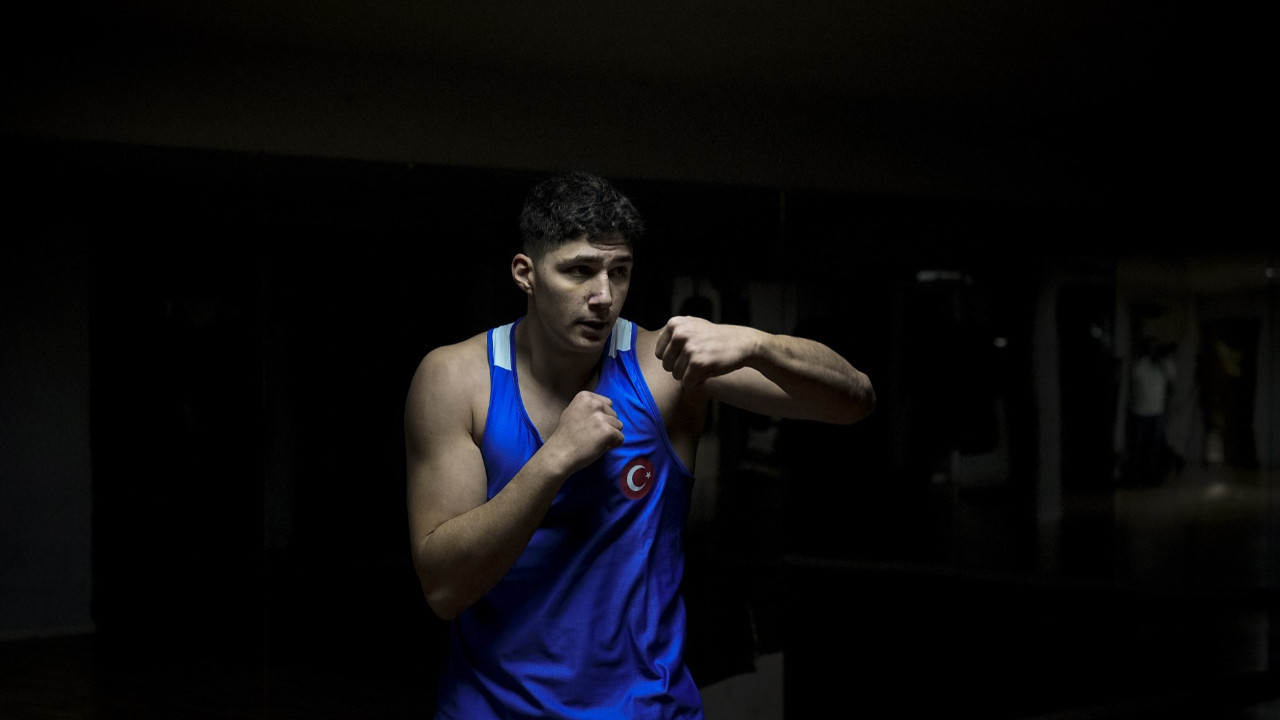 16 yaşında Avrupa şampiyonu olan milli boksörün gözü yükseklerde