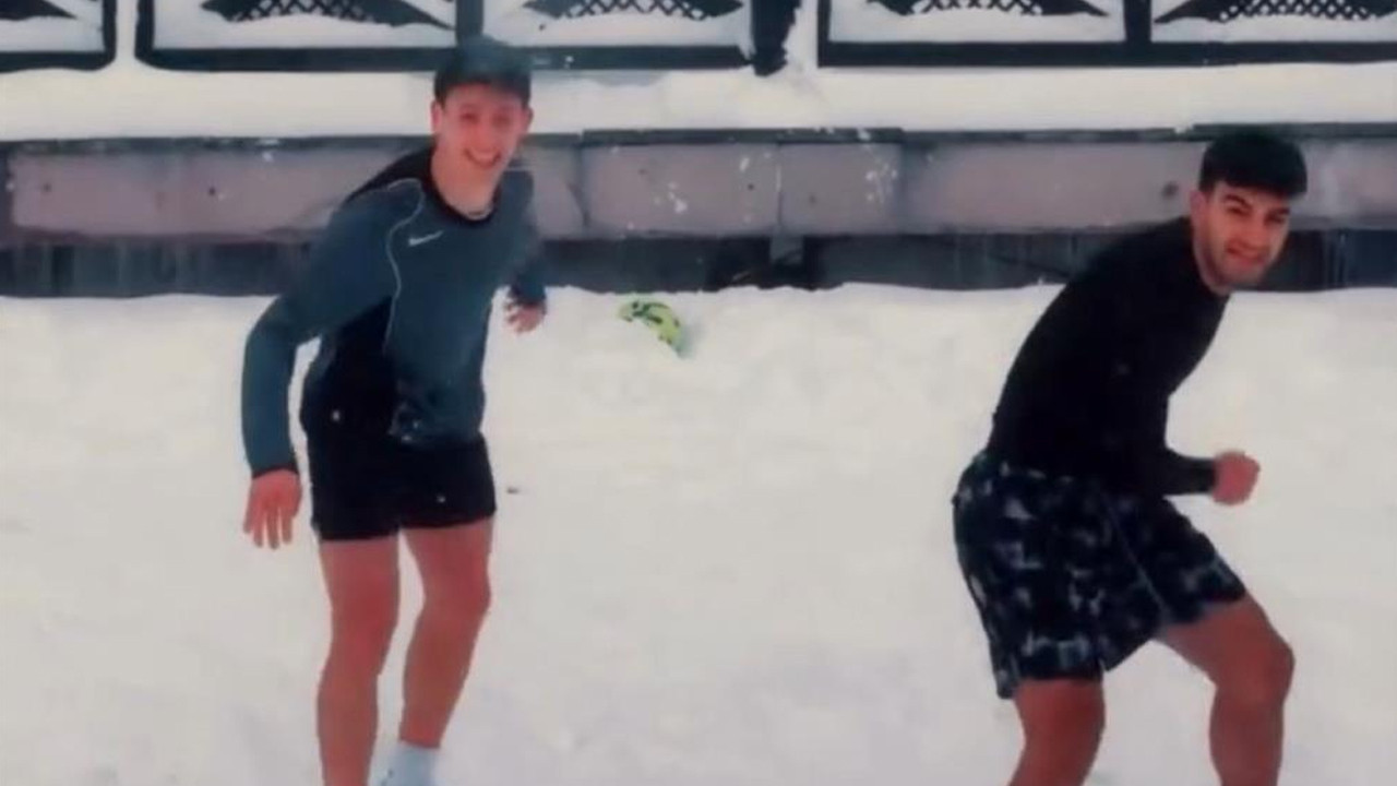 Arda Güler Bolu'dan paylaştı: Karın keyfini yine çocuklar çıkardı