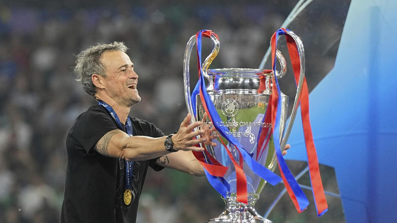 Luis Enrique, bir yılda 6 kupa kazandı