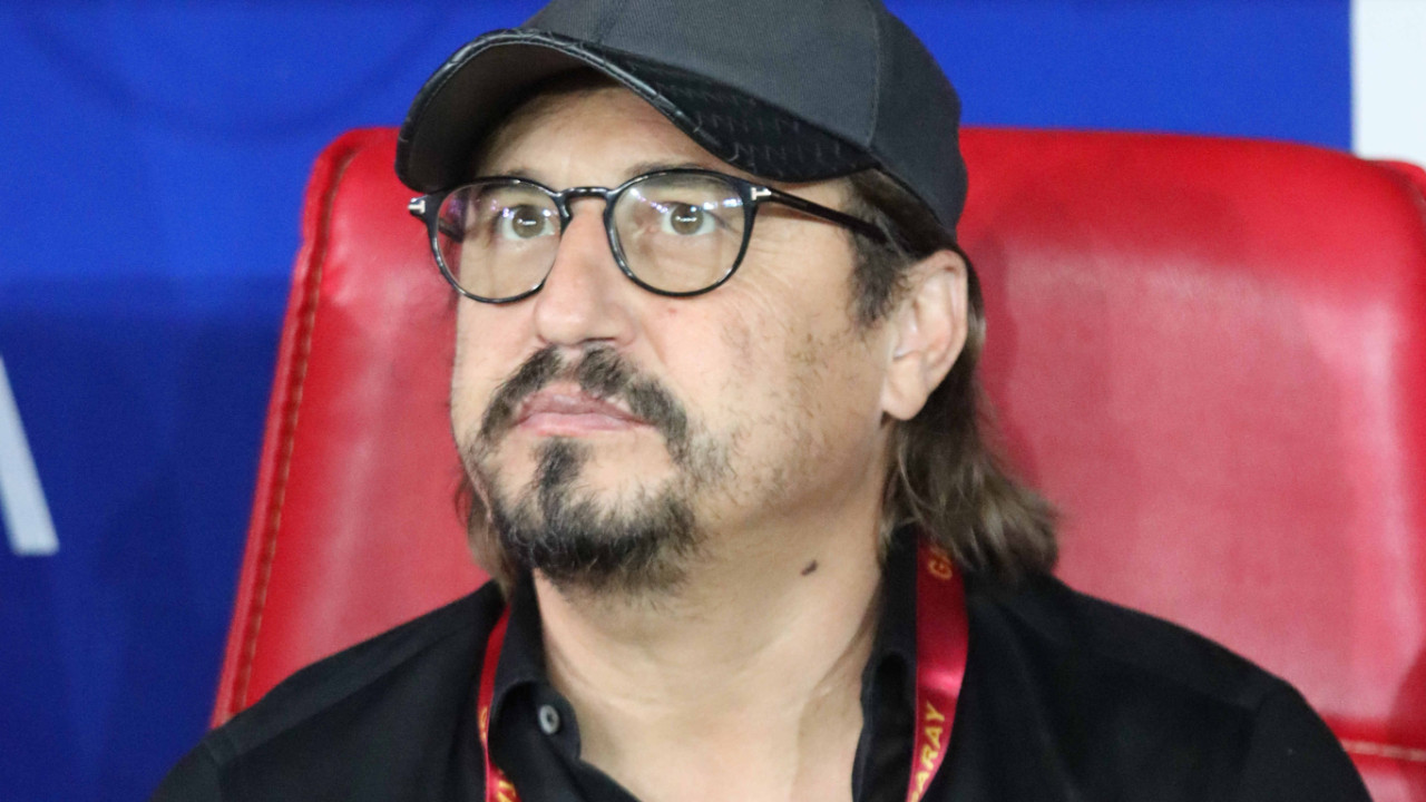 Galatasaray'da Ayhan Akman görevinden ayrıldı