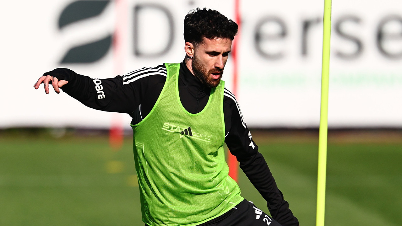 Nihat Kahveci: Rafa Silva konusu artık kapanmalı ve Rafa da yoluna gitmeli