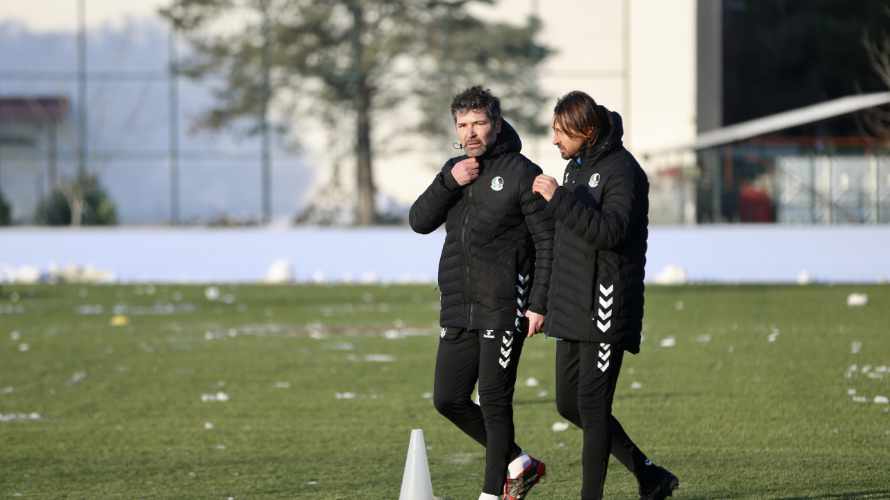 Sakaryaspor'da Hakan Kutlu ile ilk antrenmanına çıktı