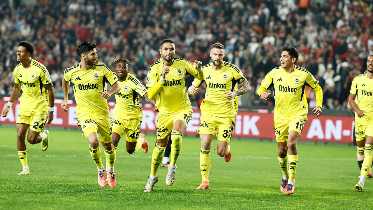 Evan Ndicka'nın eksikliği sonrası AS Roma Fenerbahçe'nin kapısını çalıyor! Jayden Oosterwolde için düğmeye bastılar