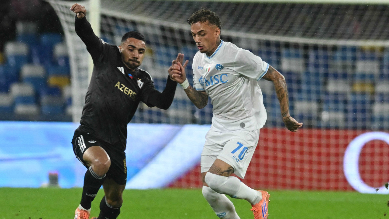 Galatasaray istiyordu Fenerbahçe alıyor! Noa Lang için Napoli ile görüşmeler başladı