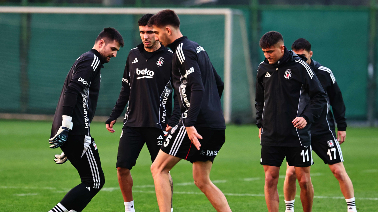 Beşiktaş Demir Ege Tıknaz'ın Braga'ya transfer olduğunu açıkladı