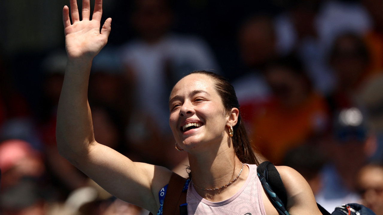 Zeynep Sönmez Anna Bondar'ı yendi Avustralya Açık'ta 3. tura yükselen ilk Türk sporcu oldu