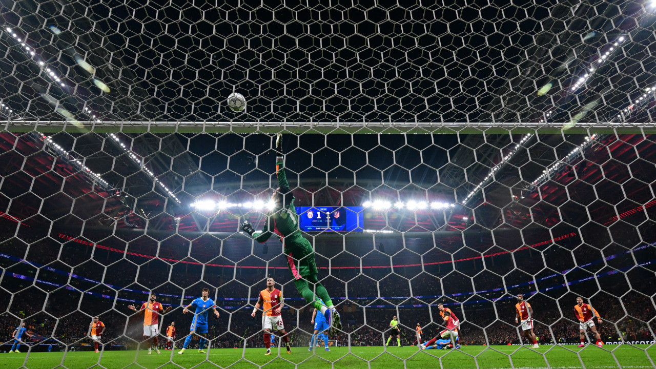 Uğurcan Çakır Galatasaray-Atletico Madrid maçına damga vurdu