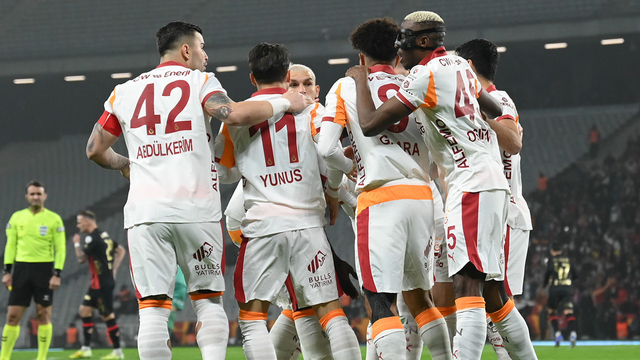 Galatasaray'dan Premier Lig'e transfer! Manchester City maçında canlı takip edecekler