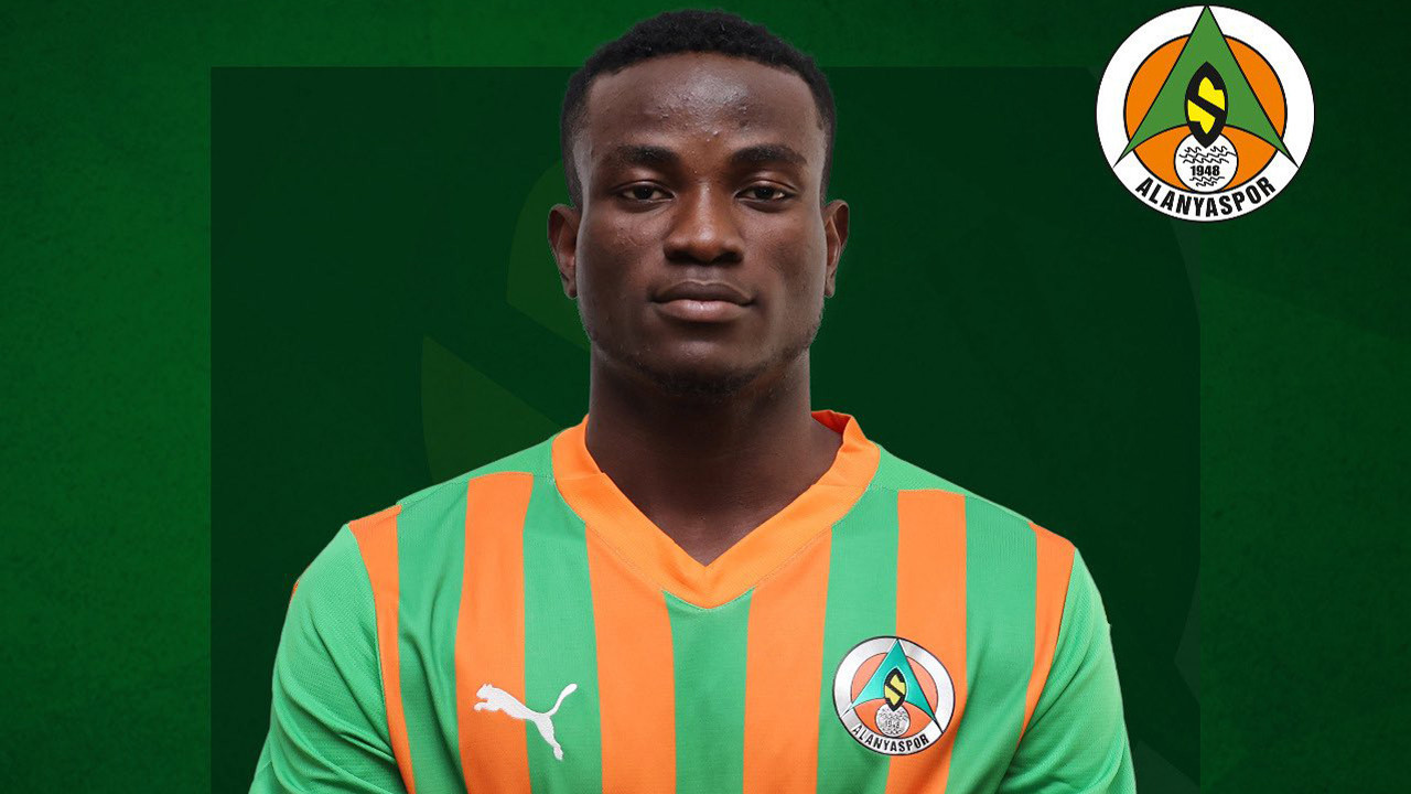 Alanyasporlu Ogundu, Augsburg'a transfer oldu