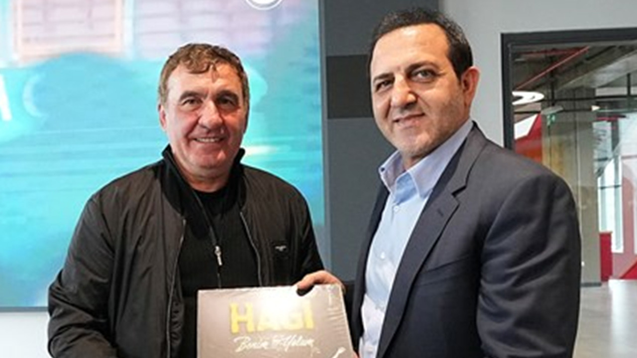 Romanya Milli Takımı'nda Mircea Lucescu'nun yerine Gheorghe Hagi dönemi...