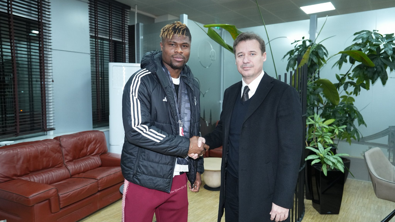 Beşiktaş Emmanuel Agbadou'yu KAP'a bildirdi