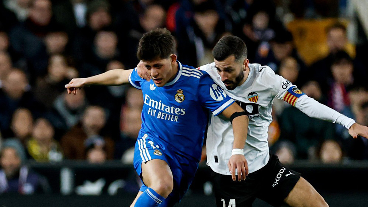 Arda Güler'i herkes beğendi bir tek o hariç: Sahanın içinde kayboluyor