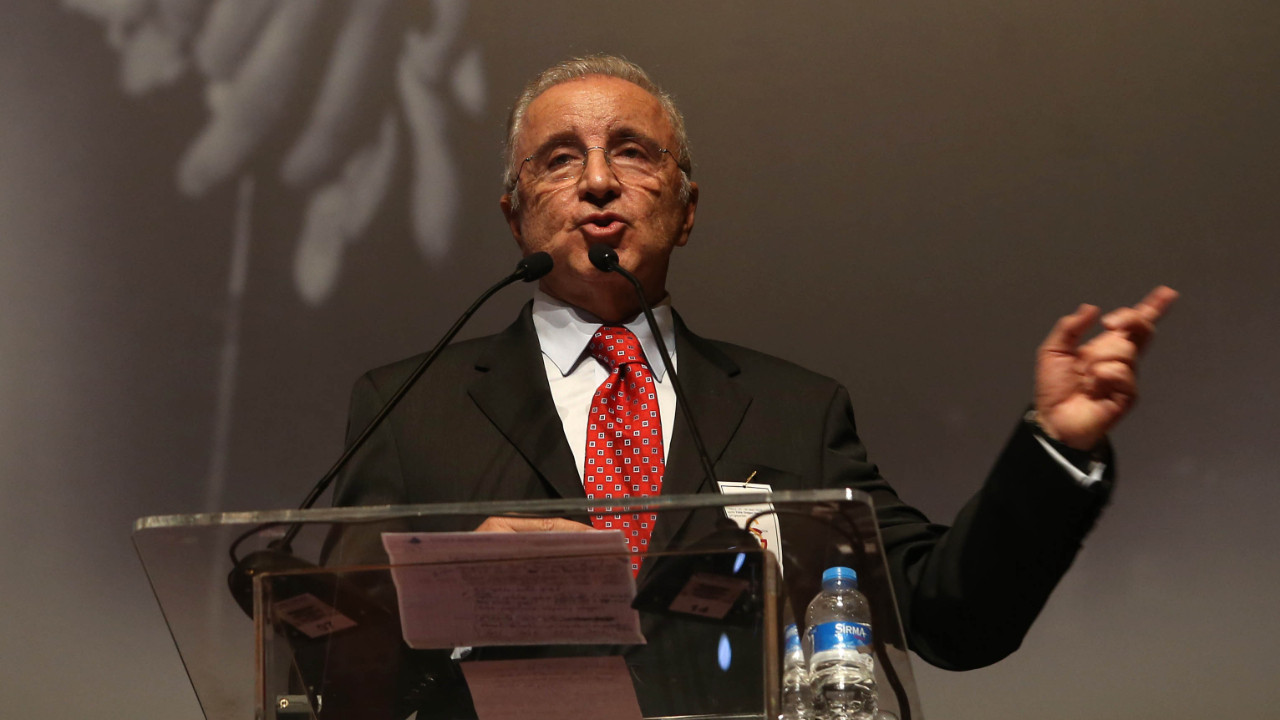 Ünal Aysal: Fenerbahçe lehine hatalar oluyor