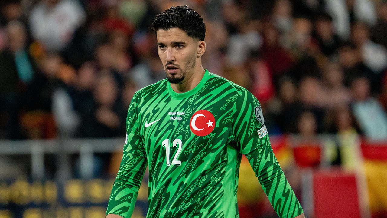 Beşiktaş'ta Altay Bayındır ısrarı sürüyor! Ersin ve Vazquez'i bekleyecek