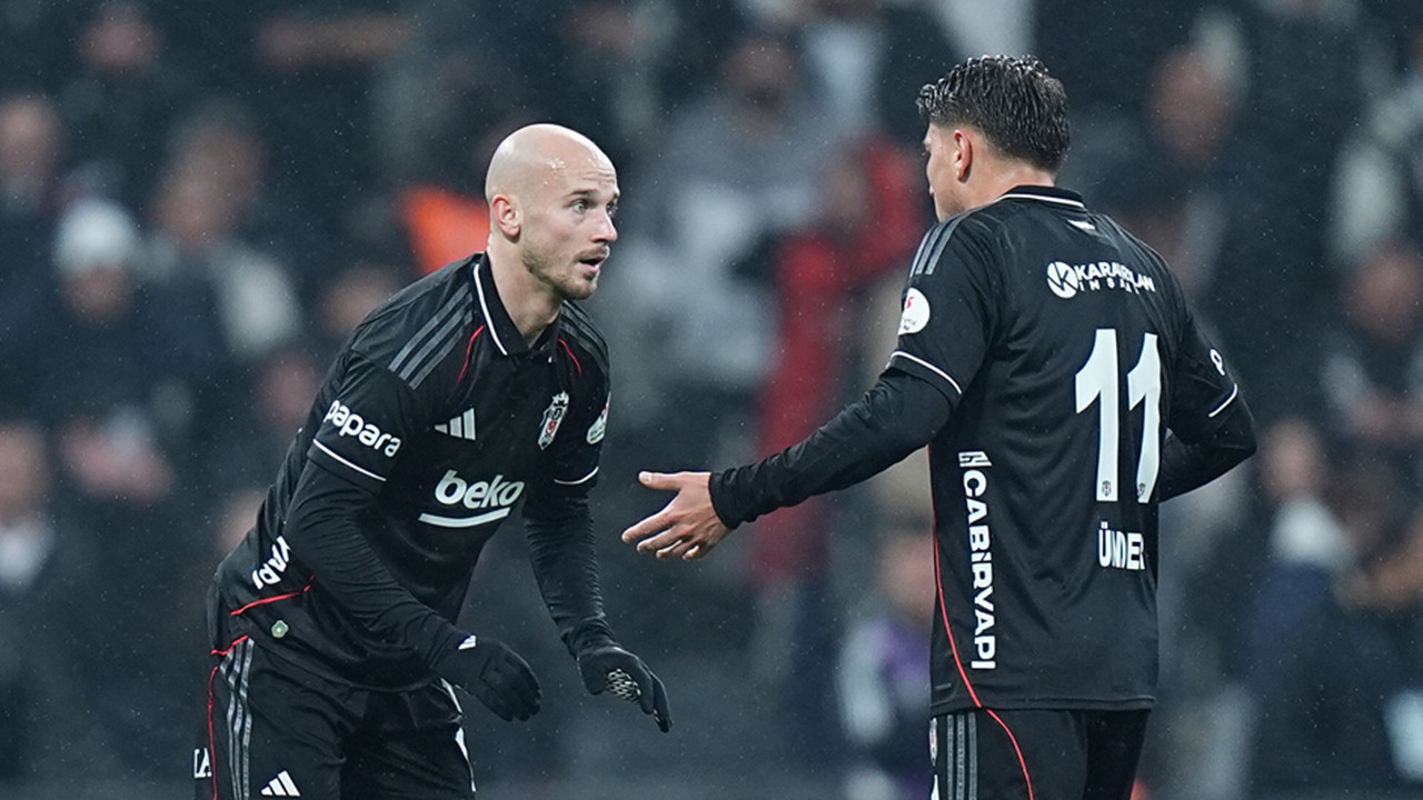 Vaclav Cerny biraz daha böyle giderse forma Cengiz Ünder'in olacak