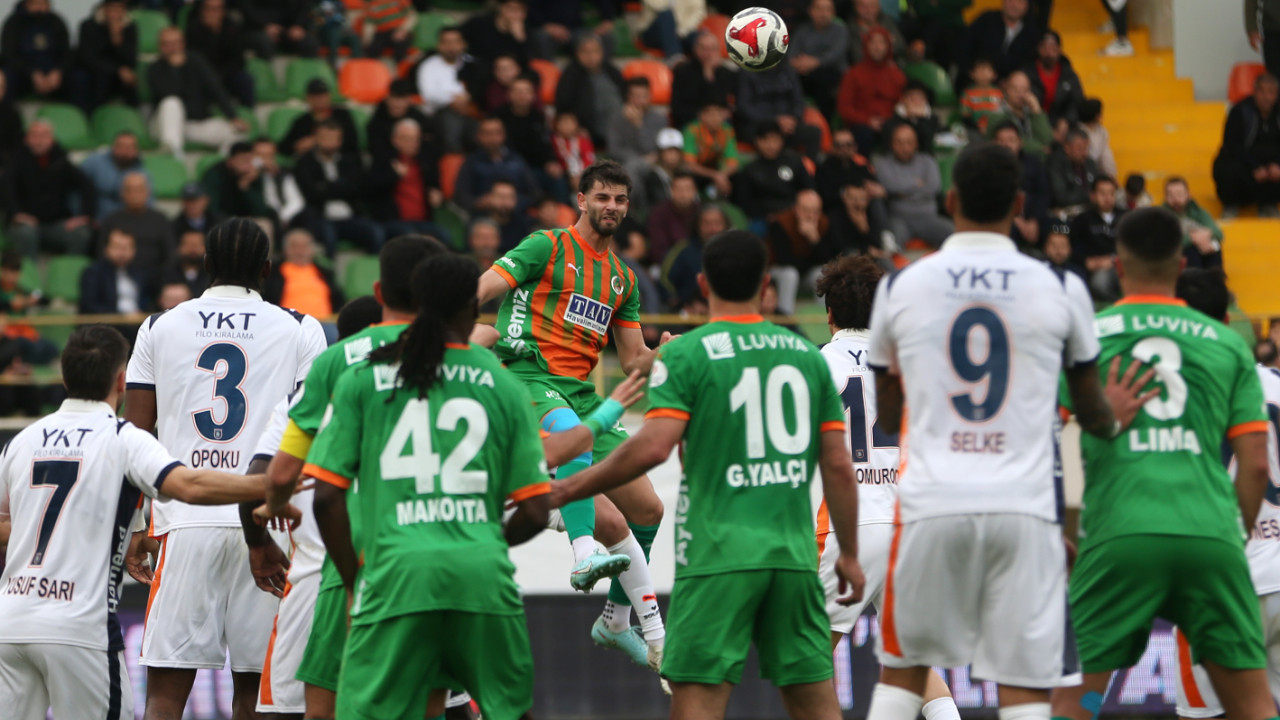 MAÇ ÖZETİ | Alanyaspor 1-2 Başakşehir (Trendyol Süper Lig)