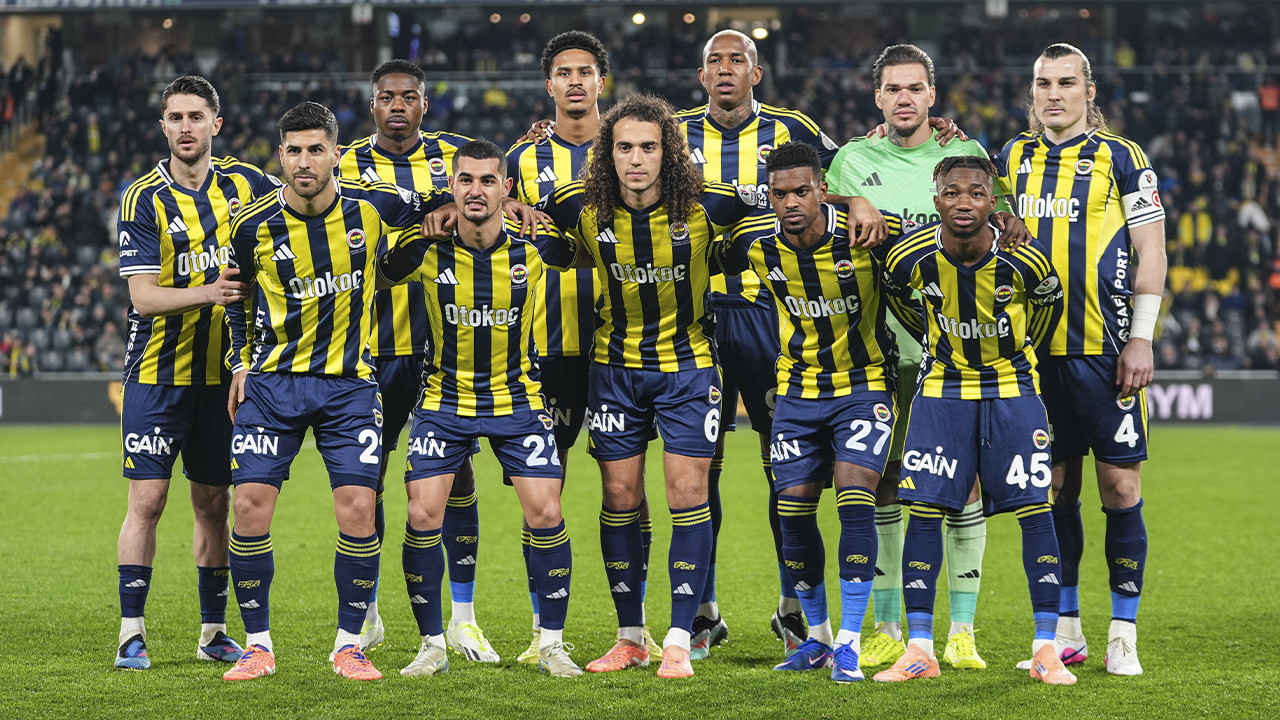 Fenerbahçe'ye sakatlık darbesi! 2 yıldız maça devam edemedi