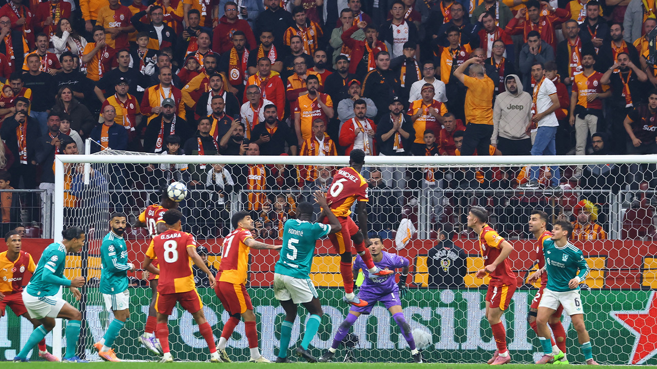 Jamie Carragher'dan: Liverpool Galatasaray'ı yüzde 99 eler!