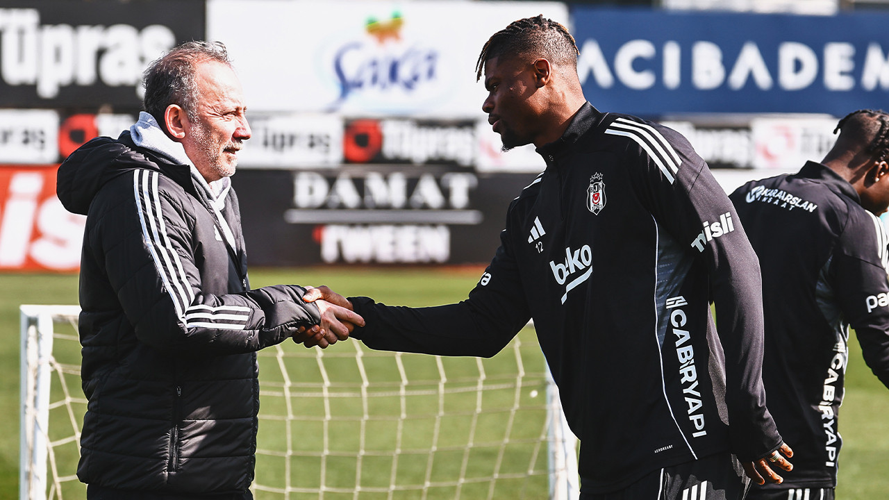 Sergen Yalçın'dan Kocaelispor maçı öncesi oyuncularına: Formaya yakışan şekilde mücadele ediyorsunuz