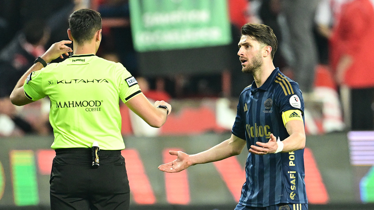 beIN Trio ekibi Antalyaspor-Fenerbahçe maçındaki 22 tartışmalı kararı tek tek yorumladı: Net penaltı!