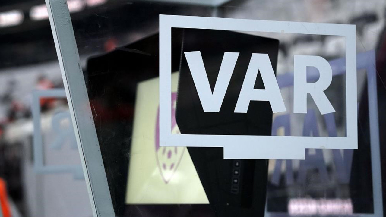 Beşiktaş-Galatasaray derbisinin VAR hakemi belli oldu!