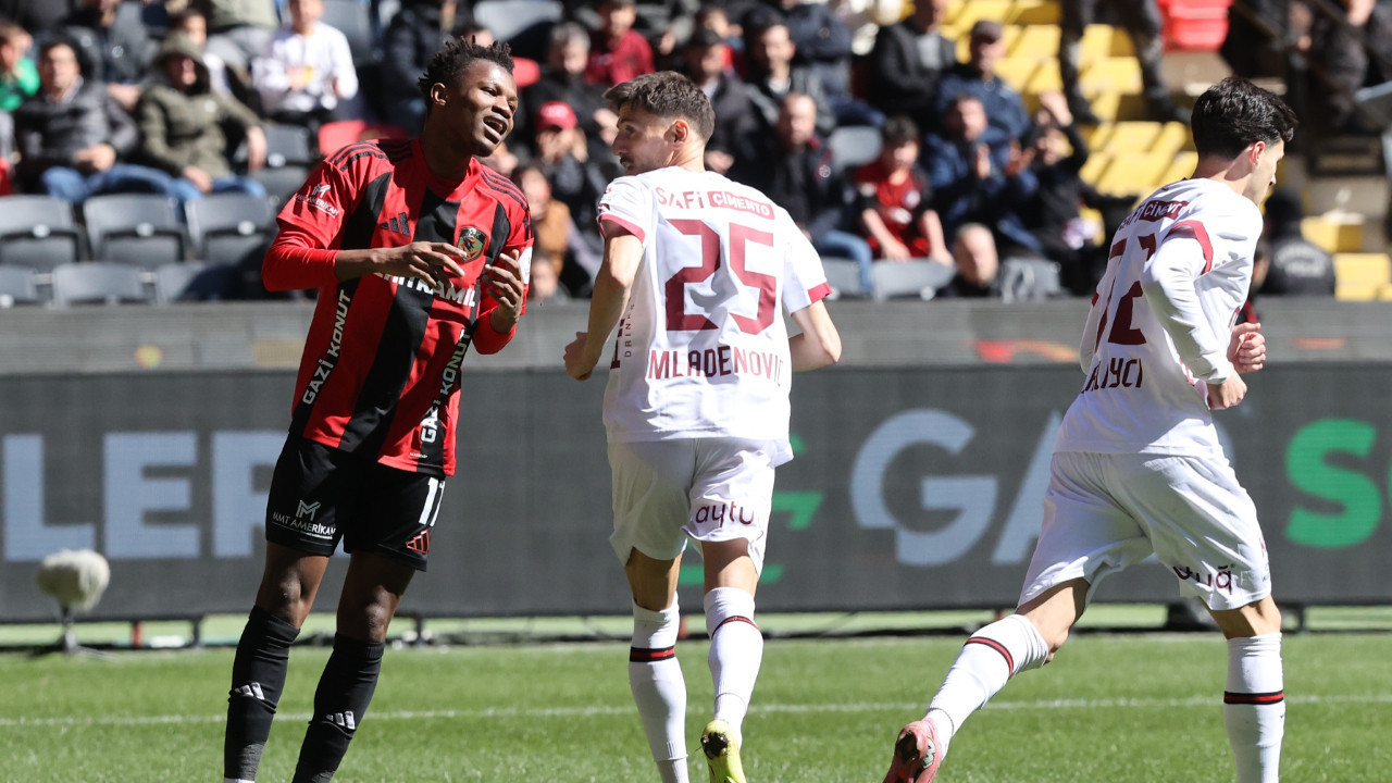 Gaziantep'de istifa sesleri! Burak Yılmaz 3 puanın yüzünü unuttu