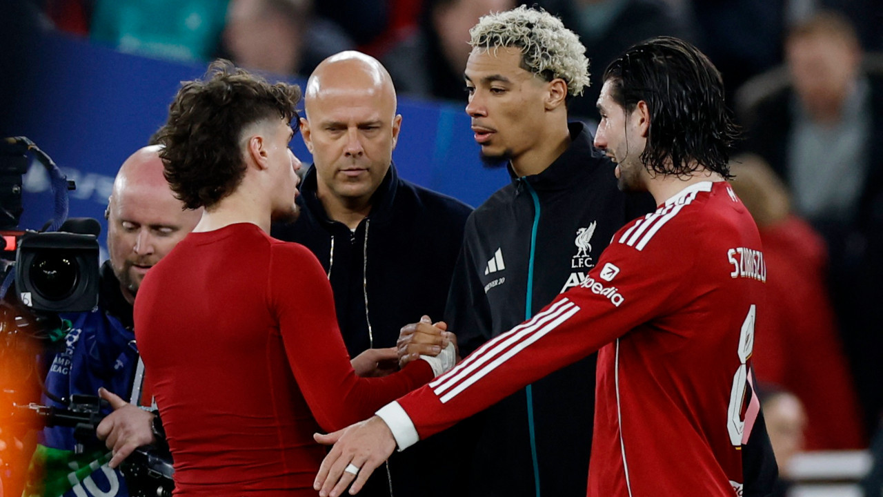 4-0'dan sonra İngiliz basınından Arne Slot değerlendirmesi: Galatasaray sayesinde kendi geleceğini kurtardı