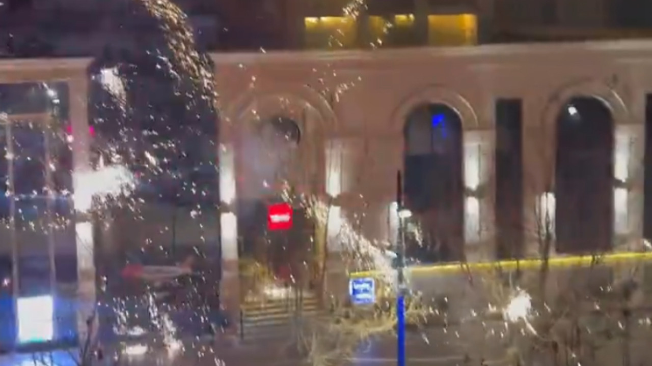 Kosova taraftarları milli takımımızın kaldığı otele saldırdı!