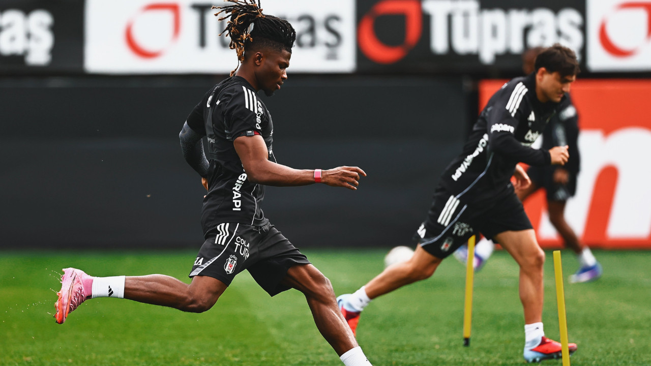 Agbadou: Beşiktaş gibi büyük bir kulüpte başarı ancak takım ve taraftar birlikte hareket ettiğinde gelir