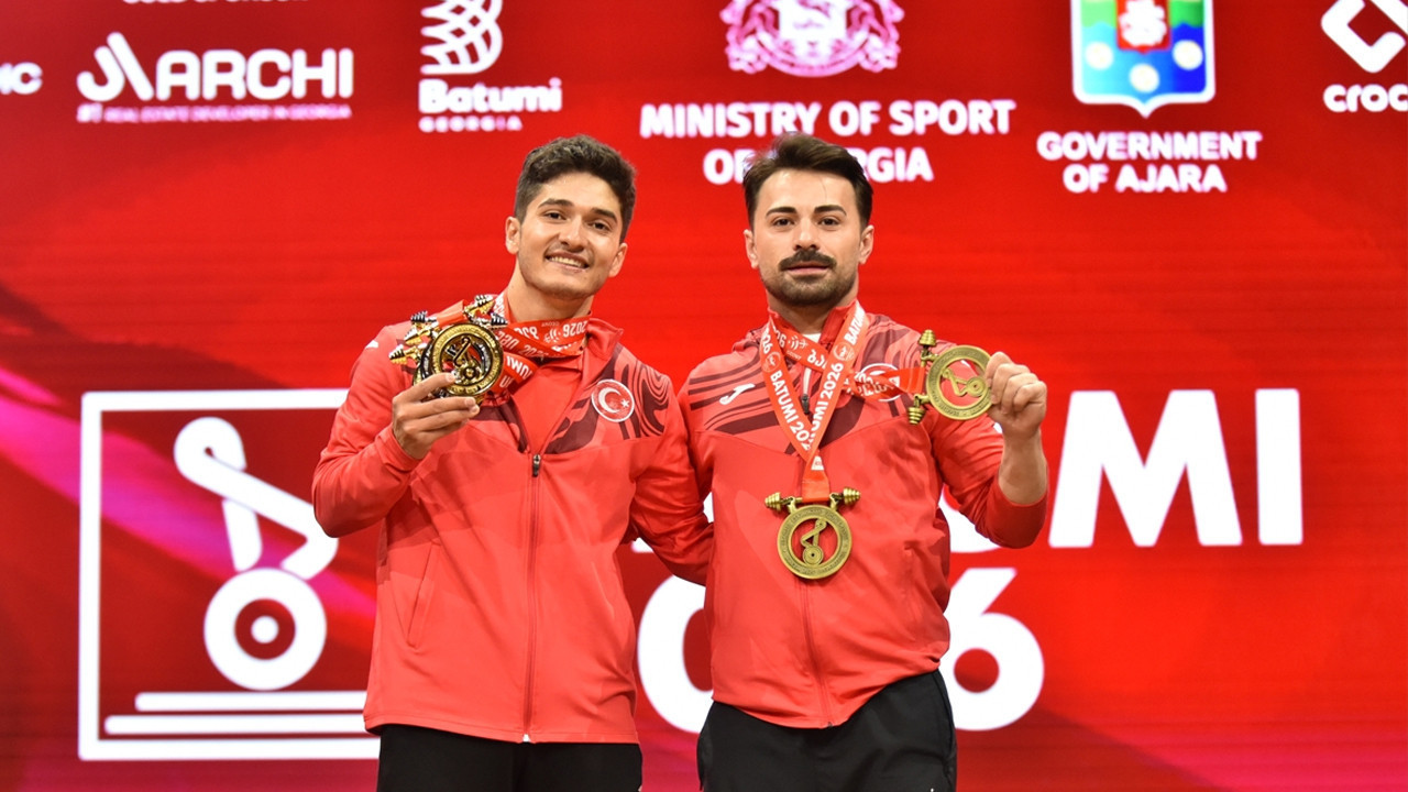 Milli halterci Muhammed Furkan Özbek'ten altın madalya!