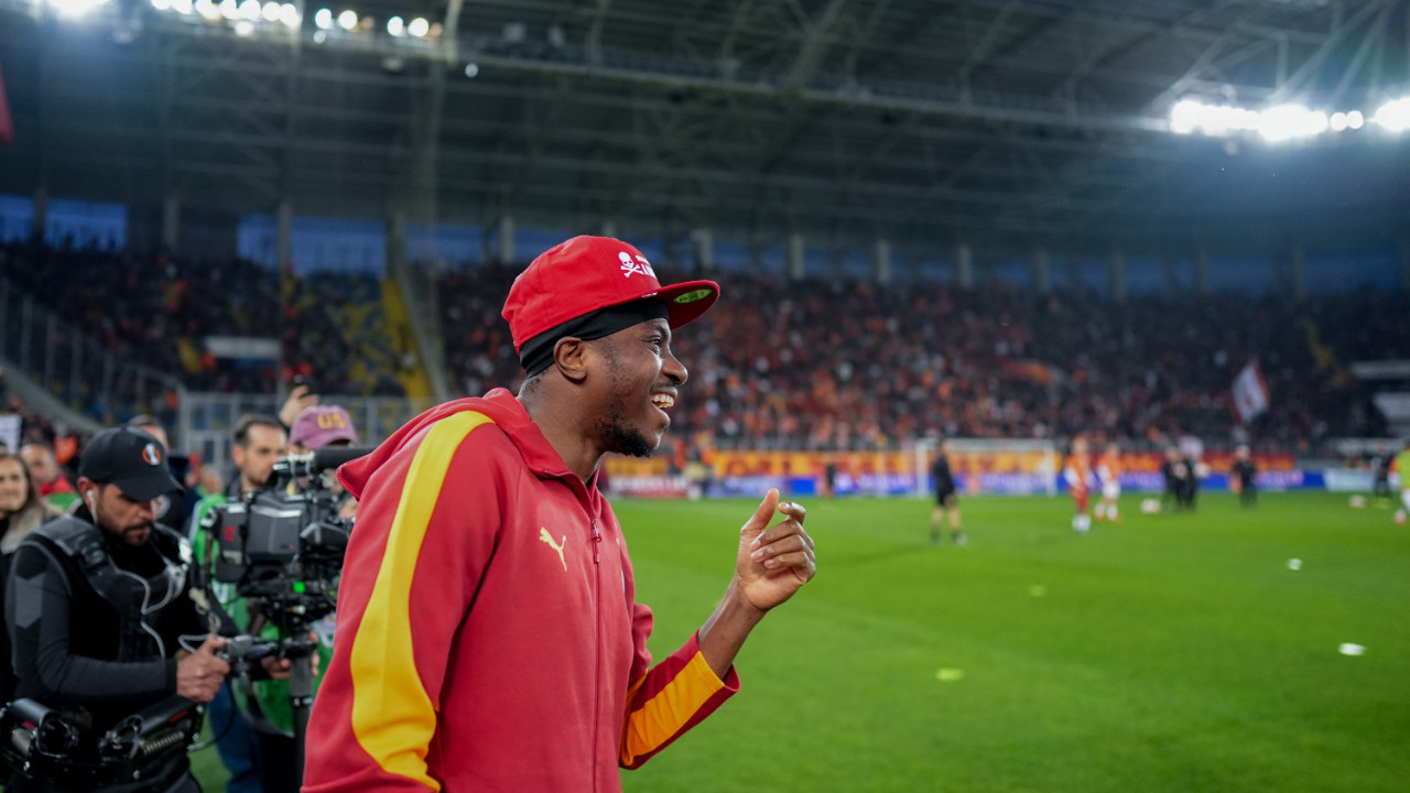 Okan Buruk Victor Osimhen'in son durumunu açıkladı: Fenerbahçe derbisinde...