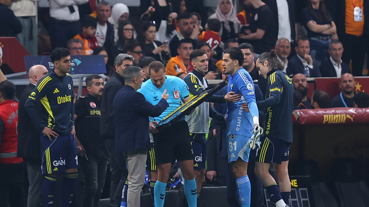 Fenerbahçe Ederson'u Al-Nassr'a gönderiyor! Menajeriyle görüştüler