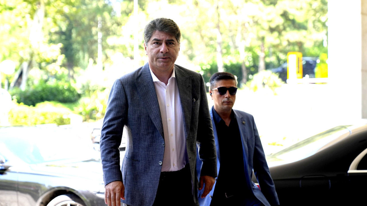Hakan Safi Milan'dan Maignan ve Rafael Leao'yu istedi! İki yıldız için 70 milyon euro...