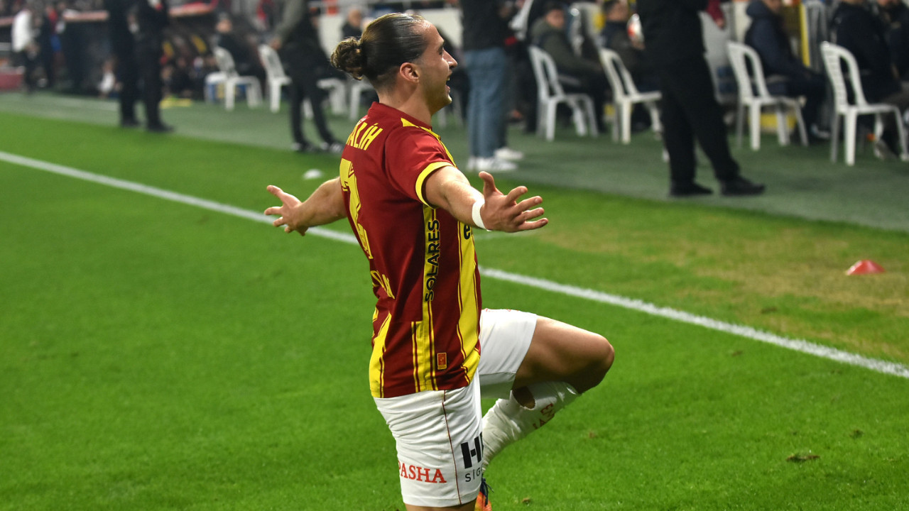 Fenerbahçe'de Semedo gidecek Mert Müldür'ün yedeği Arda Okan Kurtalan olacak