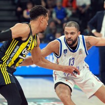 Fenerbahçe Beko, Anadolu Efes'i 1 sayı farkla yendi