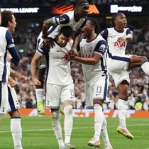 Tottenham finalin kapısını araladı