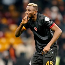 Osimhen teklife 'evet' dedi! 'Siz Napoli ile anlaşın ben 12 milyon euroya imza atarım'