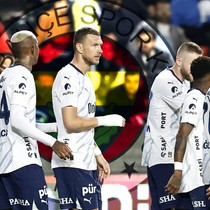 Fenerbahçe'de ayrılık kararı yıldızlara bildirildi: Gelecek yıl takım planında siz yoksunuz!