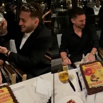 Mertens'e elleriyle pasta yedirdi