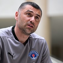 Burak Yılmaz'dan Galatasaraylı yıldıza övgüler: Kim transfer ettiyse tebrik etmek lazım!