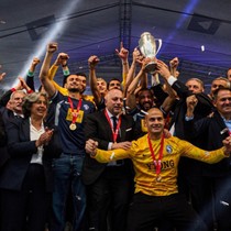 1. Lig'e yükselen Sarıyer, şampiyonluk kupasını aldı