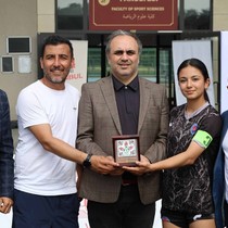 Ural Aküzüm: Türkiye'de kadın futbolunu tabana yaymak gerekiyor