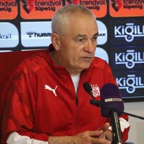 Rıza Çalımbay'dan taraftarın tepkisine cevap: Uğur Çifçi’ye sahip çıkacaklardır