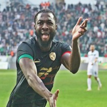 Charly Keita 5 ay sonra Amedspor'dan ayrıldı