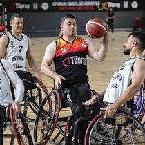Beşiktaş Tüpraş ve Batman Tekerlekli Sandalye Basketbol takımları dostluk maçına çıktı
