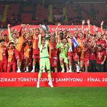 Galatasaray'dan 21. yüzyılda ezeli rakiplerine tarihi fark!
