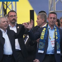 Ali Koç'u başkanlıktan edecek! G.Saray şampiyon olur olmaz...